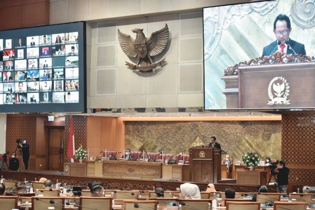 podiumnews.com-Paripurna DPR Setujui 7 RUU Provinsi